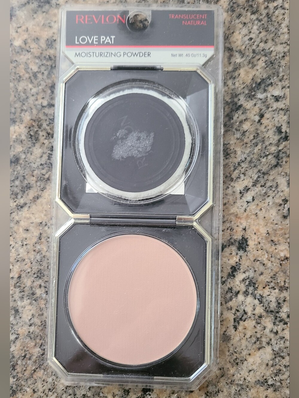 Revlon Love Pat Moisturizing Powder